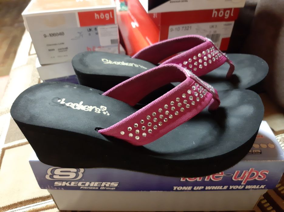 Шльопанці skechers шльопки 38