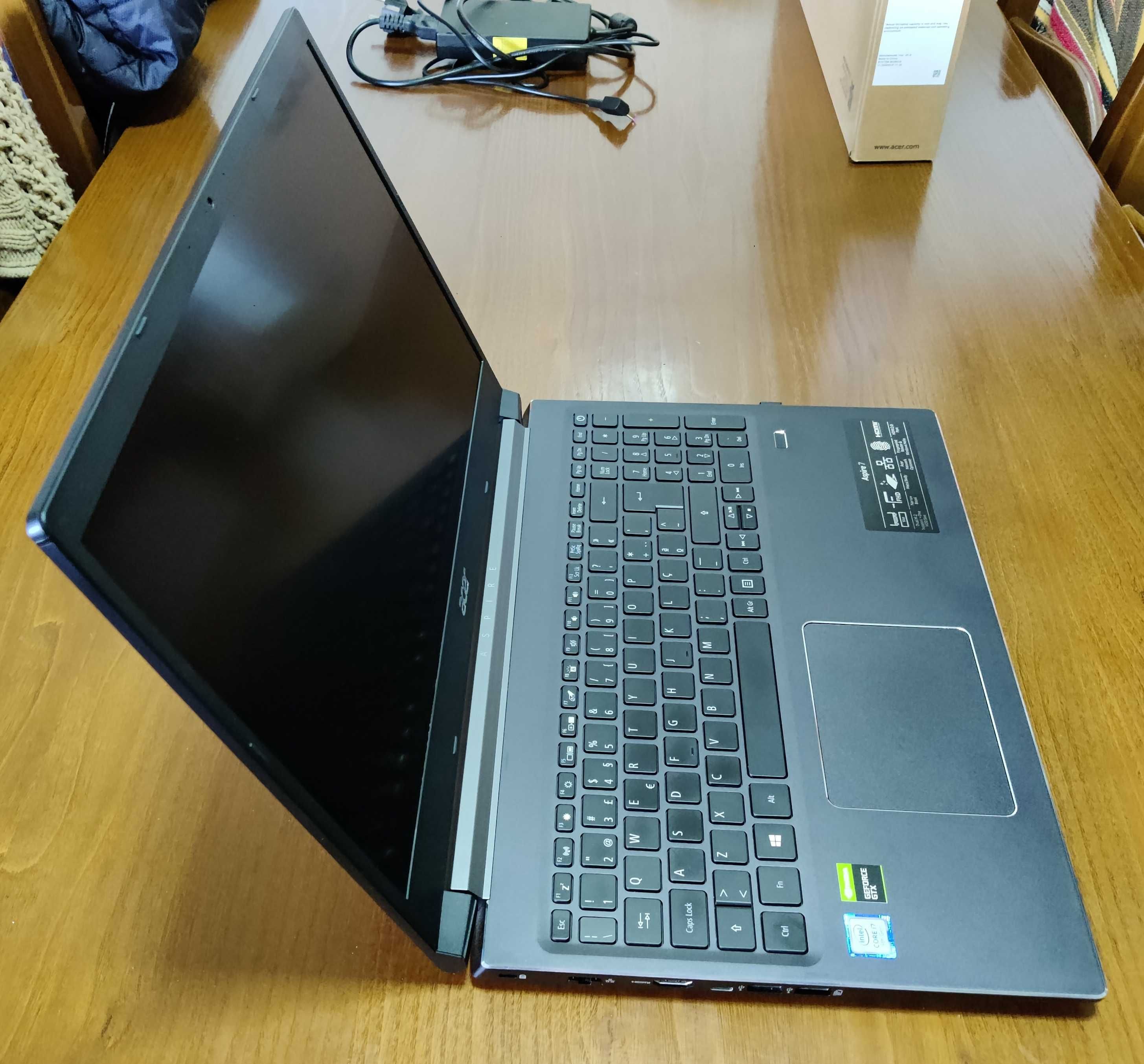 Portátil Acer Aspire7 A715-74G