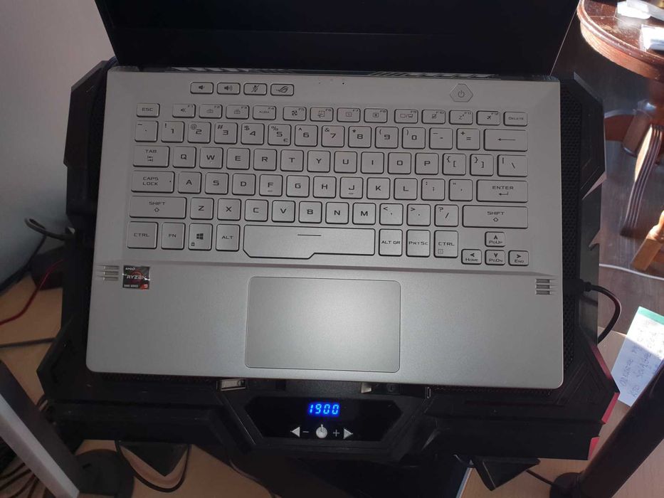 Laptop Asus ROG Zephyrus G14 32GB RAM Ryzen 9 RTX 3060