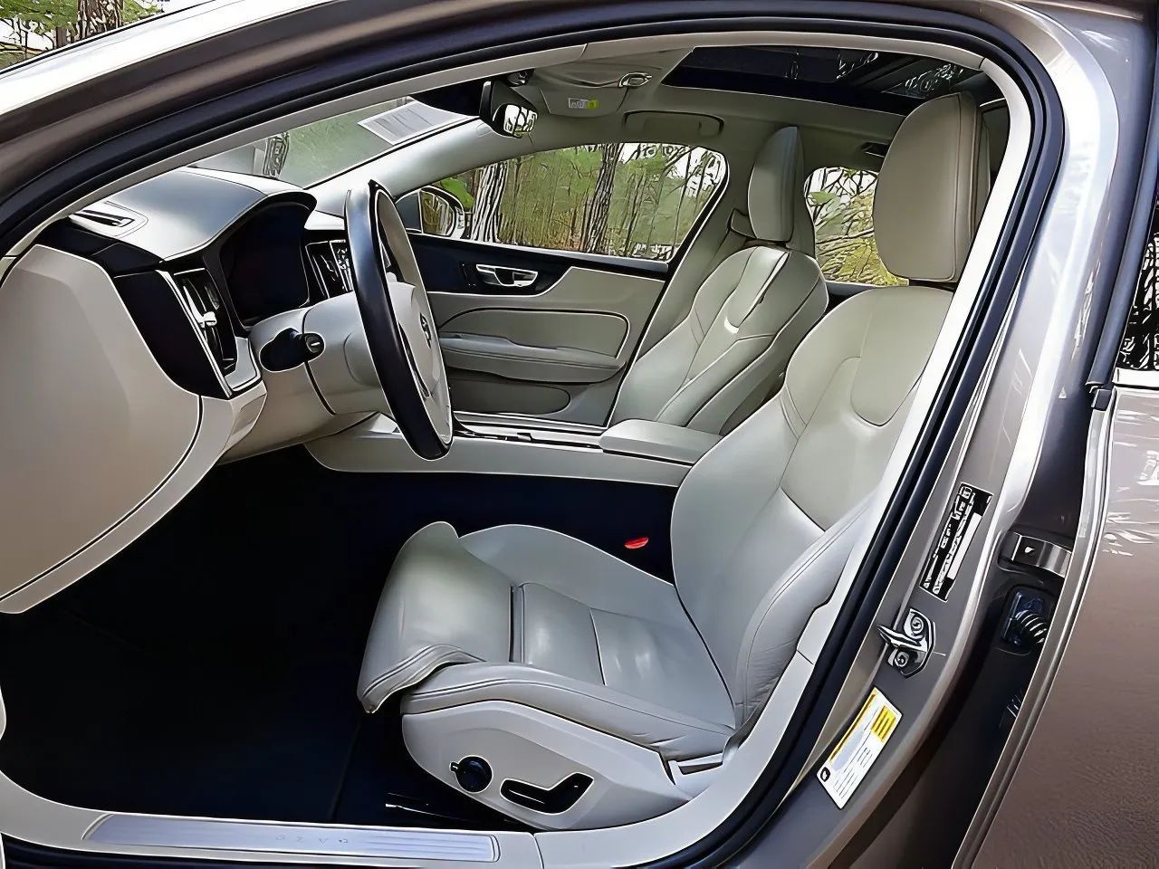 Volvo S60 T5 Inscription / 2.0L / Auto Sprawdzone