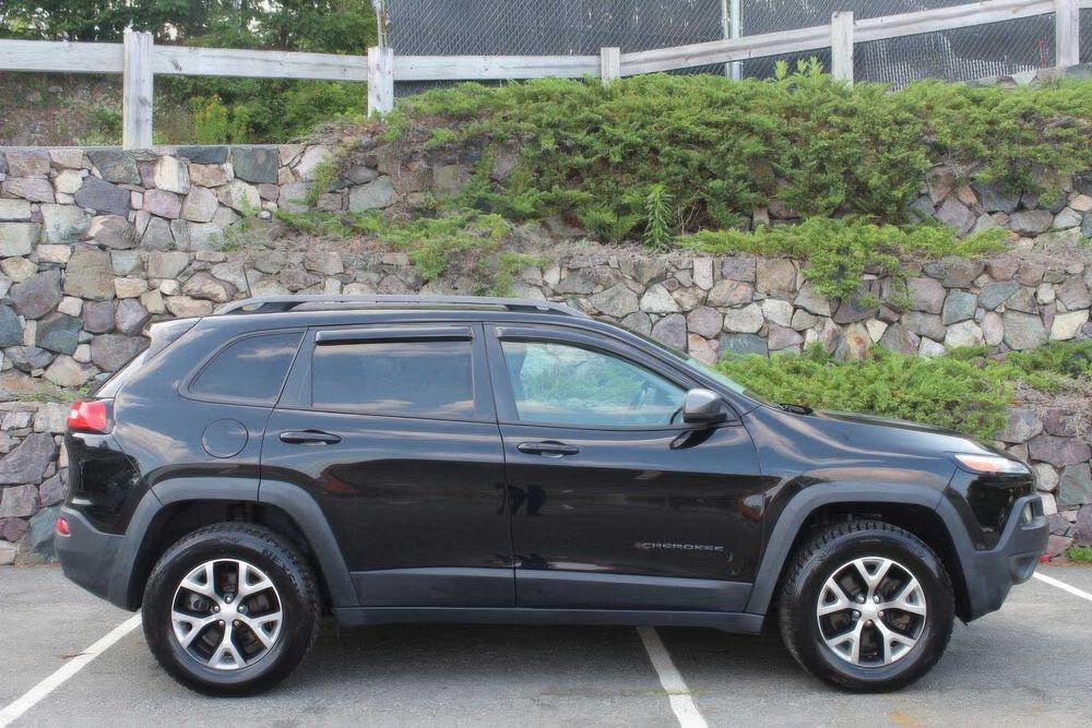 Jeep Cherokee Trailhawk      2018