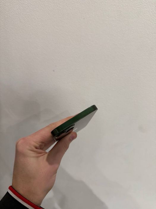 iPhone 13 green
