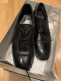Sapatos pretos 40