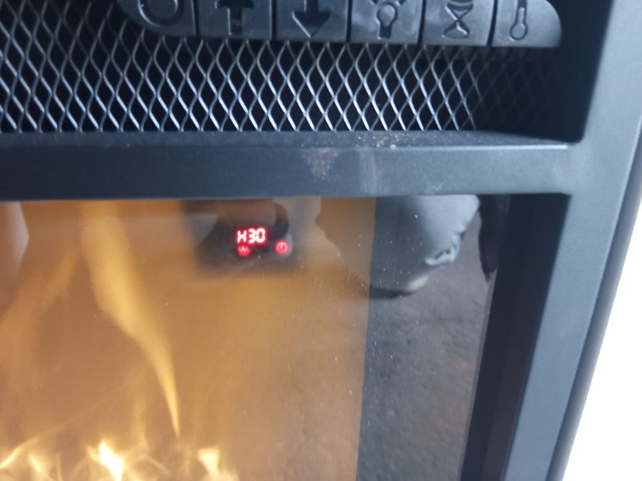 Klarstein Vulsini Dawn Kominek elektryczny 1900 watt 

Cena 1600

Odbi