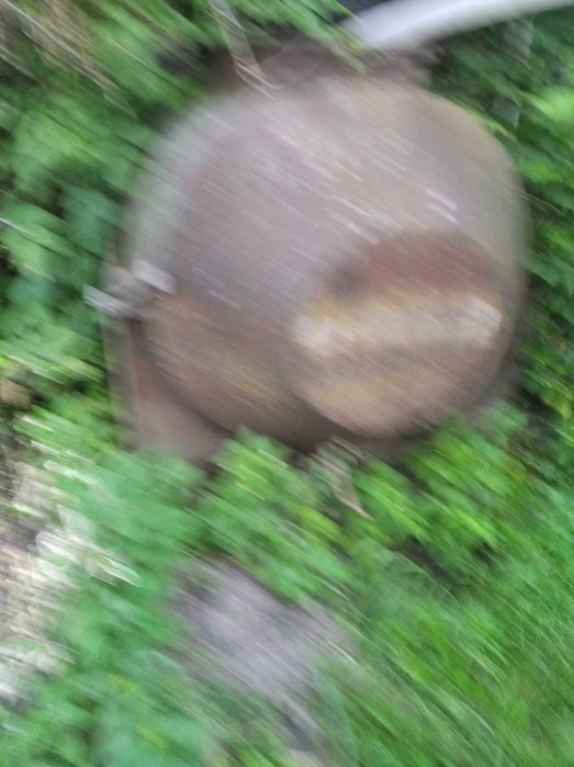 Продам залізну бочку на три куба