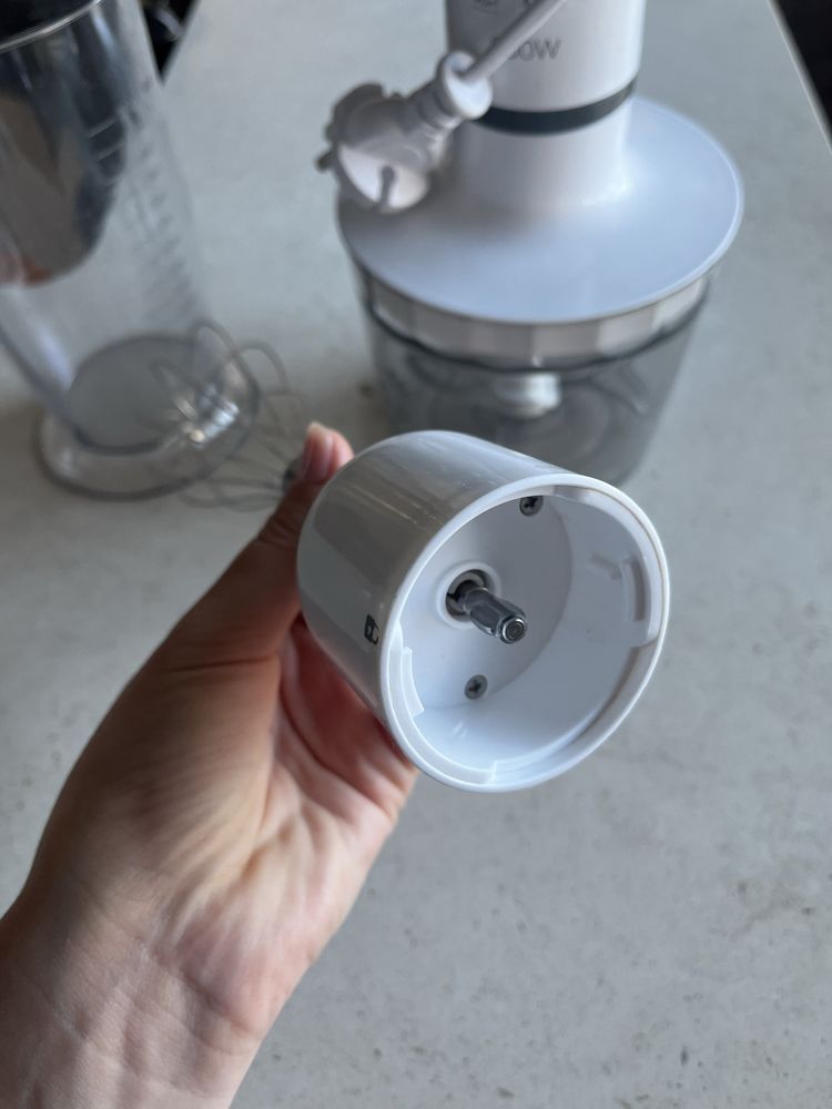 Conjunto de picadora e vara de arames para bater