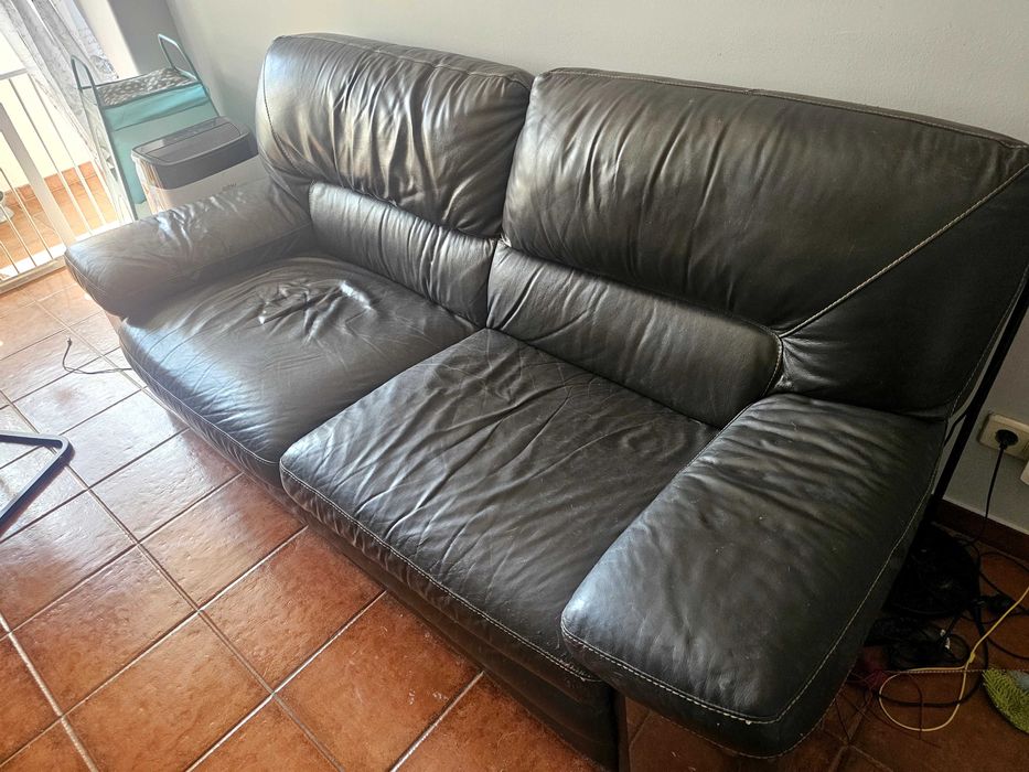 Sofa preto chateau d'ax pele