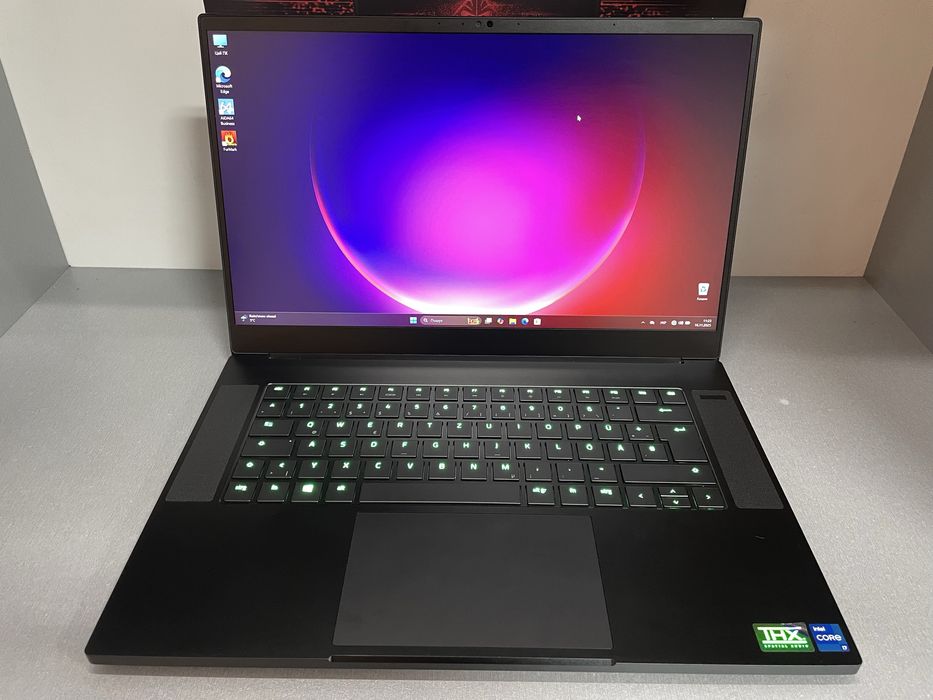 Razer Blade 15 RZ09-0409/11th Core i7-11800H/32GB/1TB SSD/RTX 3080 8GB