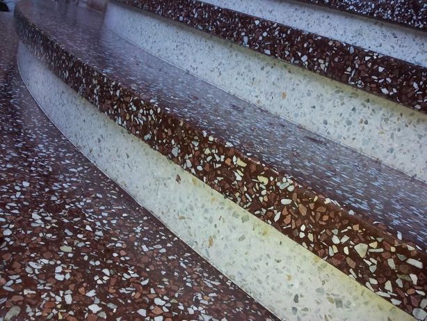 бетонні сходи (монолітні), вироби та облицювання з мармурової крихти