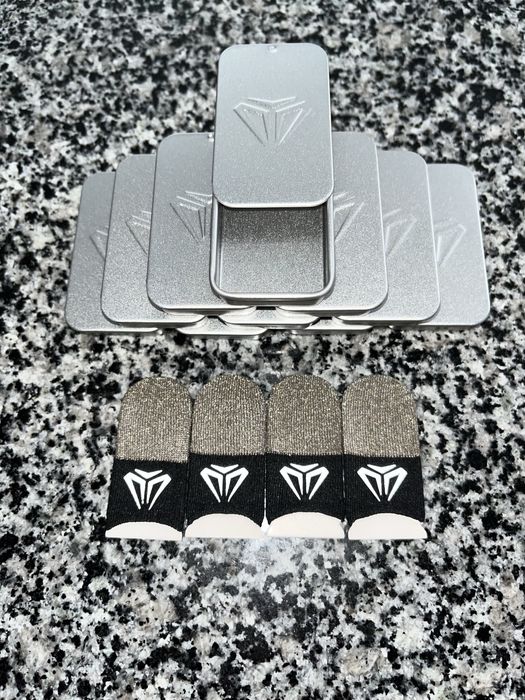 Напальчники для игр, кейс + 4 напалечника