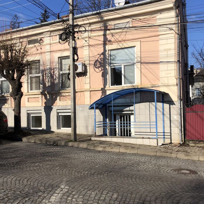 Здам просторе приміщення в центрі