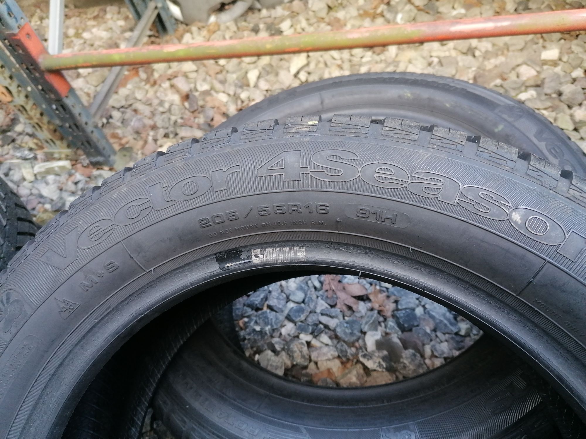 205/55/16 Goodyear 2022 rok wielosezonowe całoroczne