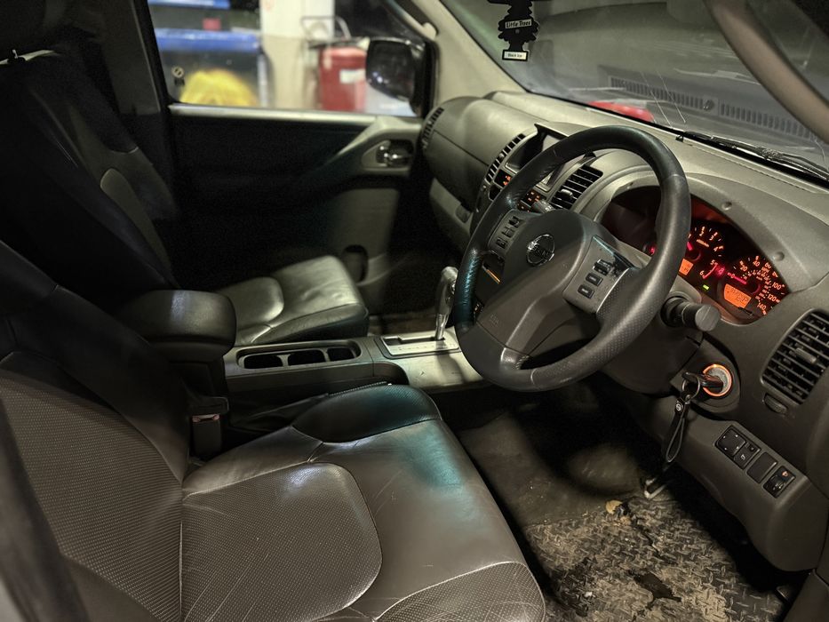 Nissan Navara D40 2.5tdi автомат