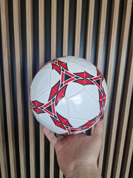 Pilka nożna r.5 szyta treningowa