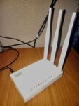 Роутер Netis WF2710.