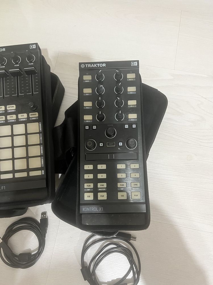 F1 e X1 TRAKTOR com cabos e malas originais