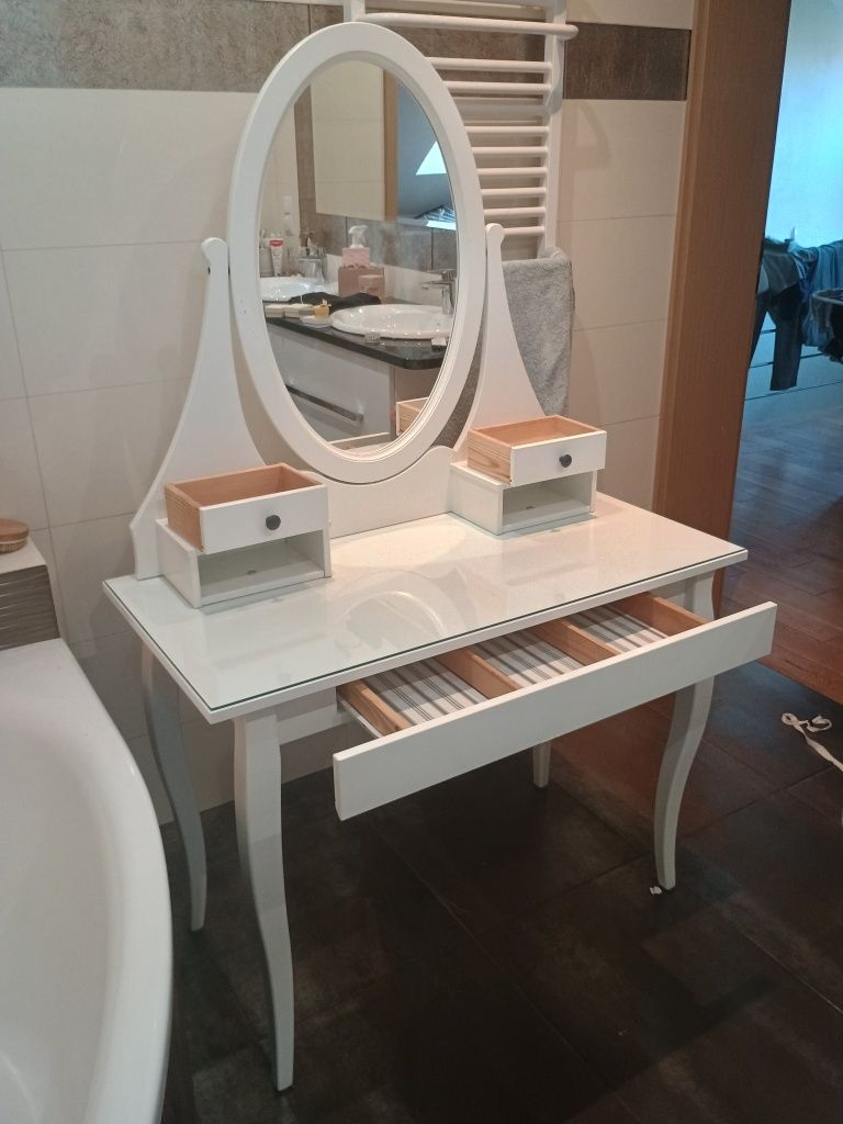Sprzedam toaletkę ikea