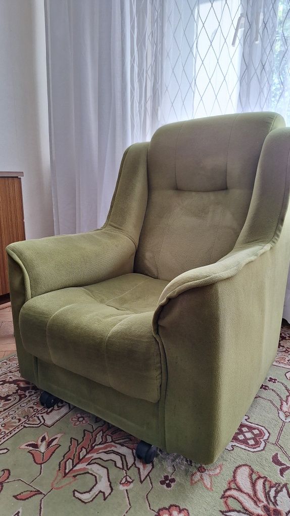 Dwa Fotele zielone retro