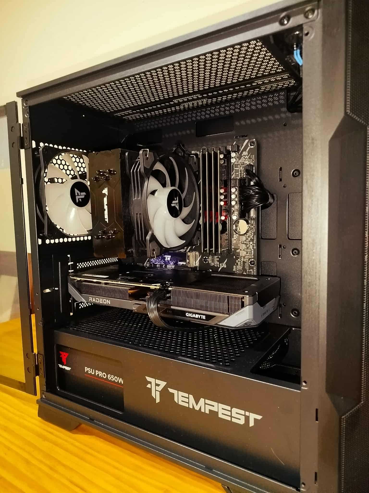 Torre Gaming 9060 XT [GARANTIA]