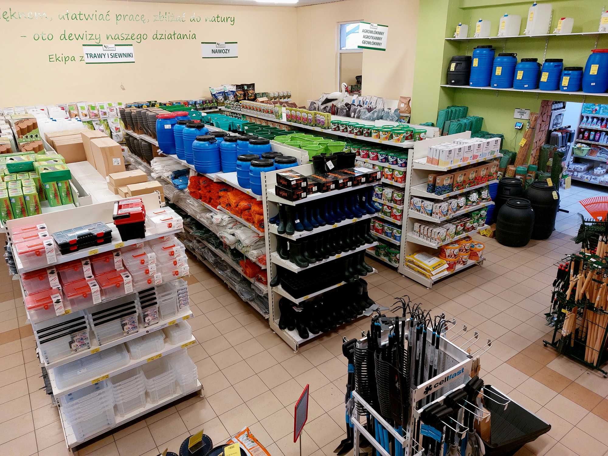 Agrotkanina z otworami OTWORY pod TRUSKAWKI sadzonki ściółkująca mata