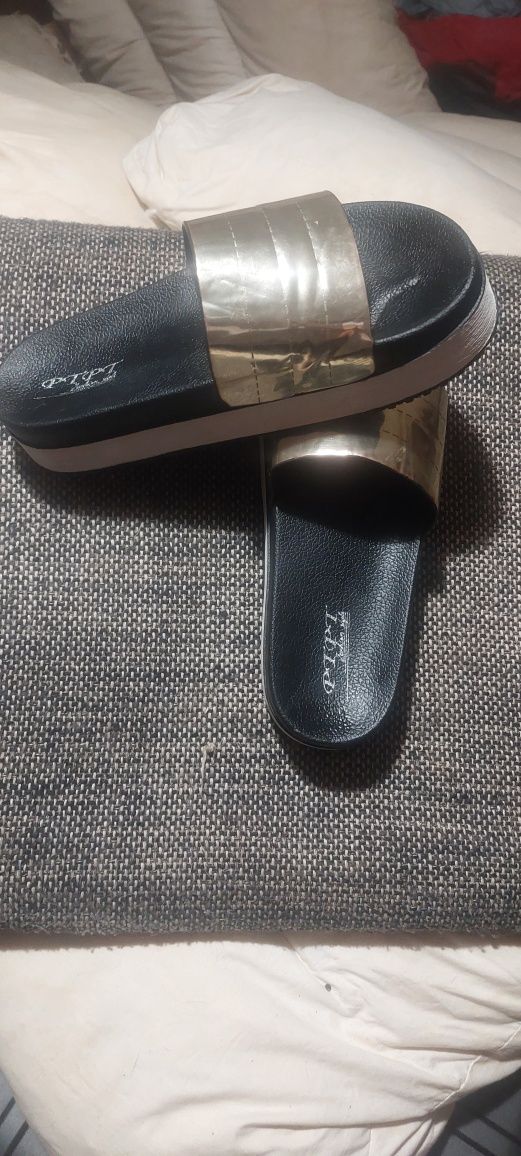 Chinelas tamanho 38