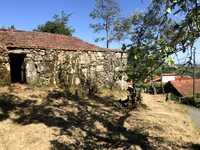 Casa Rústica para remodelar em Cinfães - Santiago de Piães