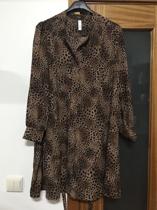 Vestido , marca Mango