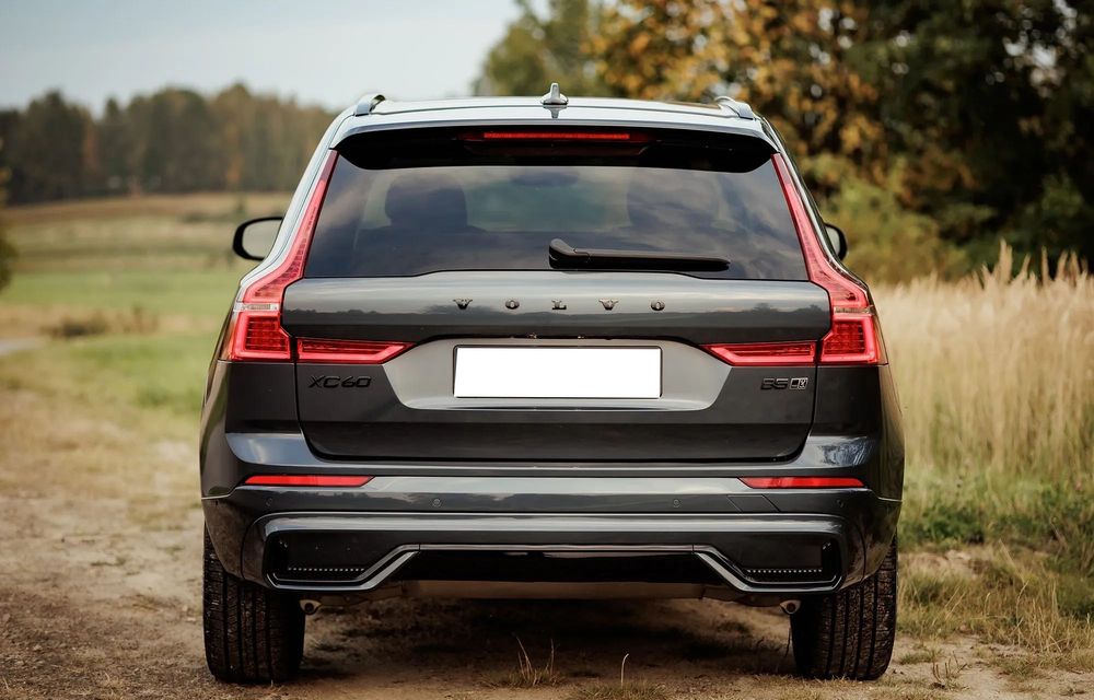 Volvo XC60 B5 AWD Plus Dark