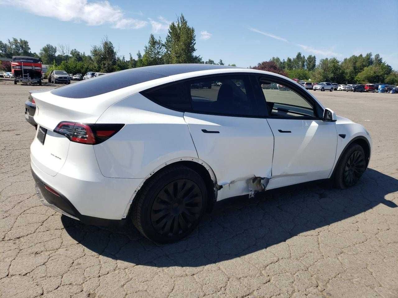 tesla model Y 2025
