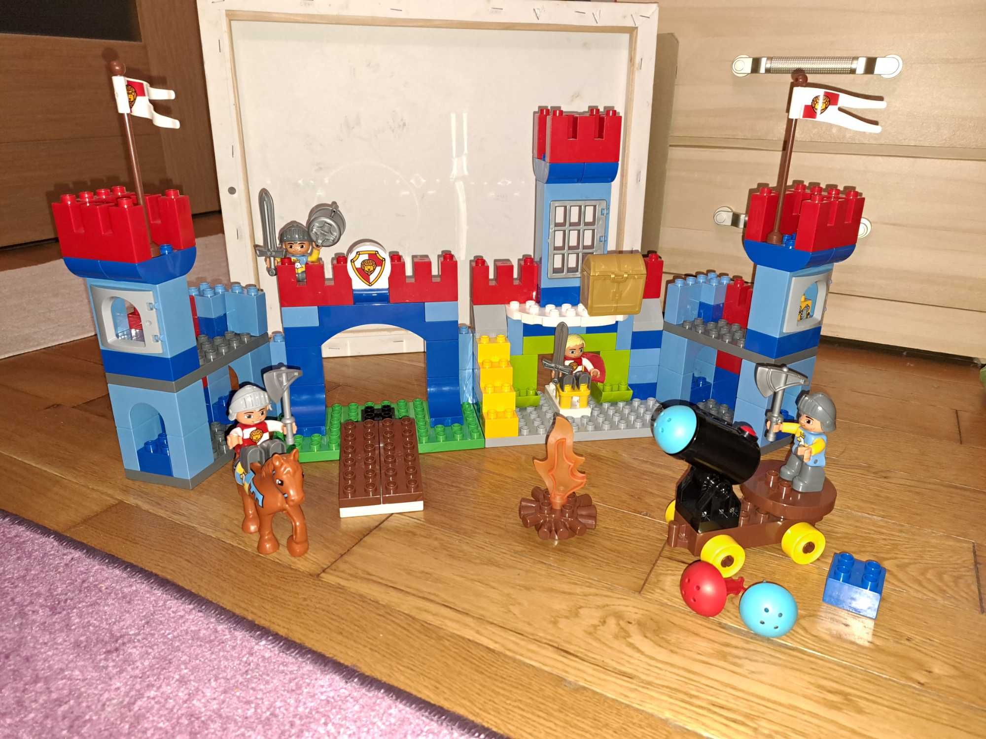 Lego duplo zamek
