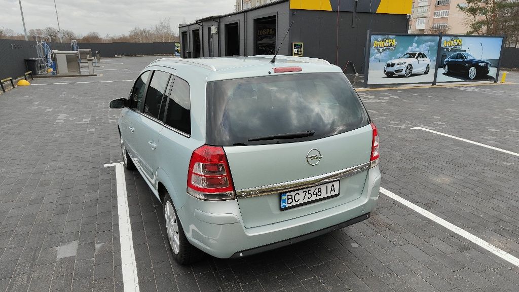 Продам Opel Zafira B