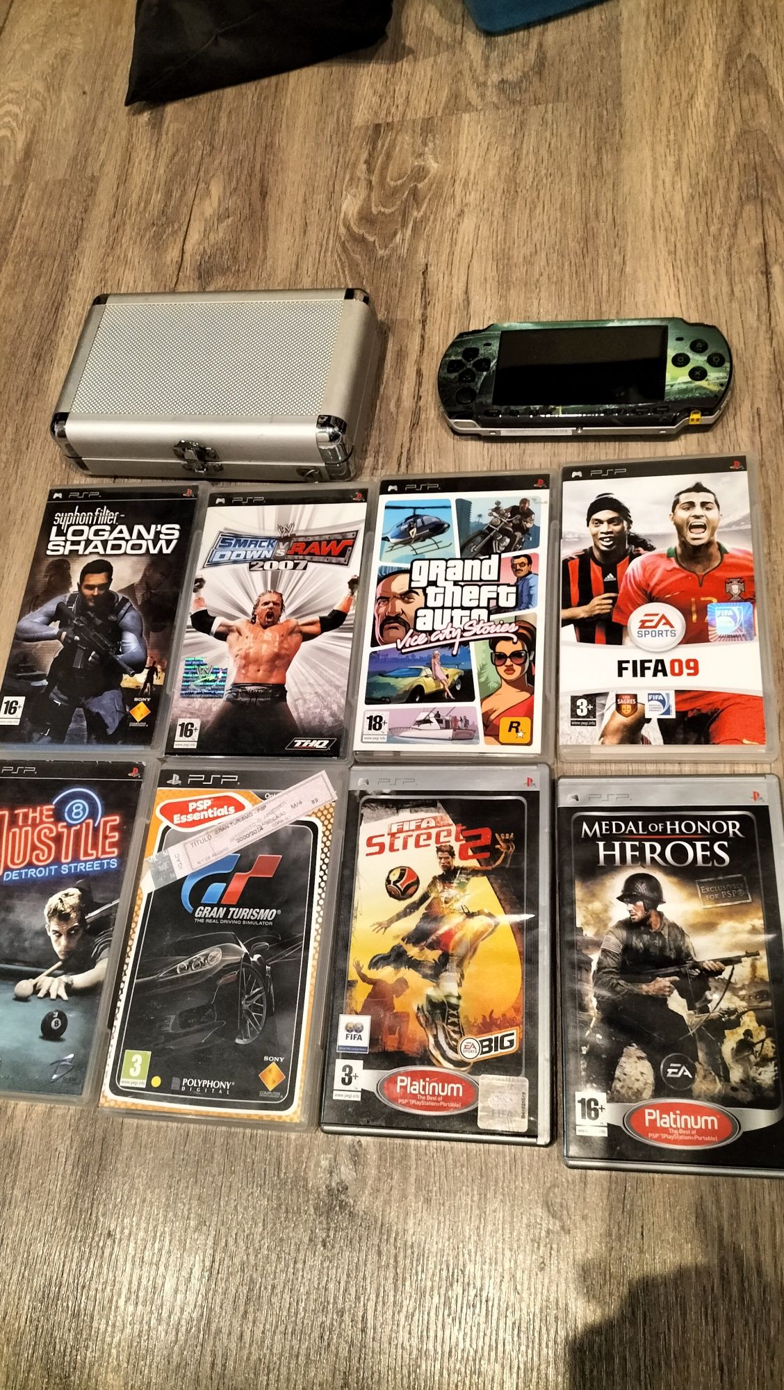 PSP Portable + 8 jogos
