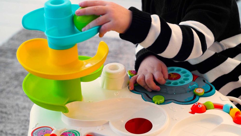 Дитячий ігровий столик TM AZAMA. Іграшки, дитячі подарунки.