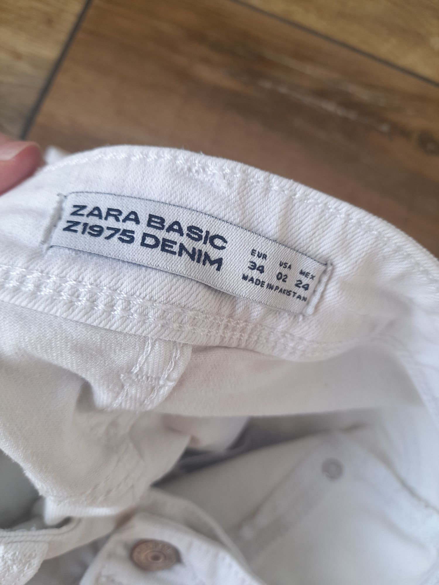 Białe jeansy Zara Basic 34