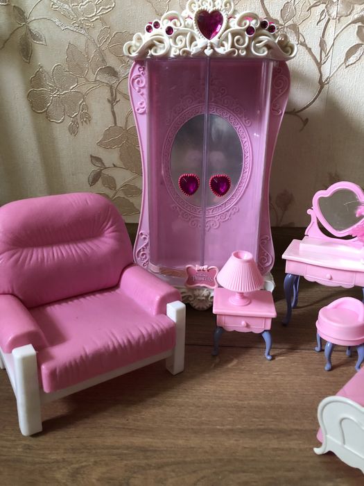 Мебель для кукол типа Барби