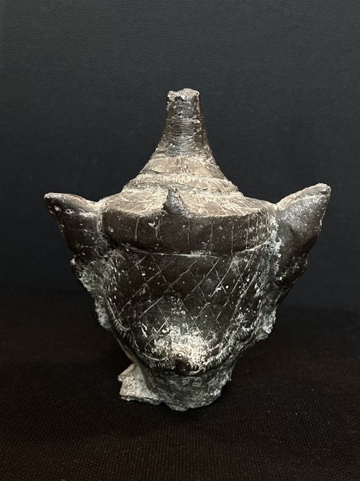 Antyczna rzeźba, fragment głowy Garudy (Tajlandia, Kambodża, Birma)