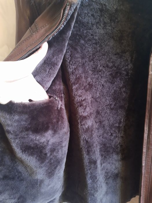 Шкіряна зимова чоловіча куртка