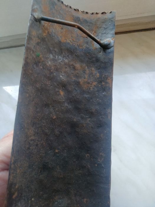 Kuta ozdoba na ścianę z epoki PRL-u