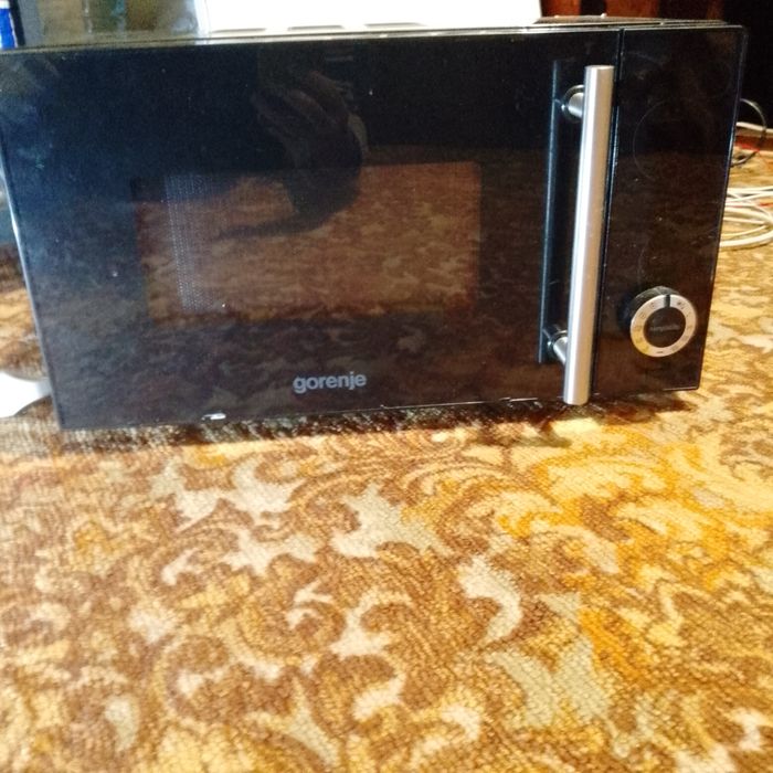 Б.у. микроволновка.