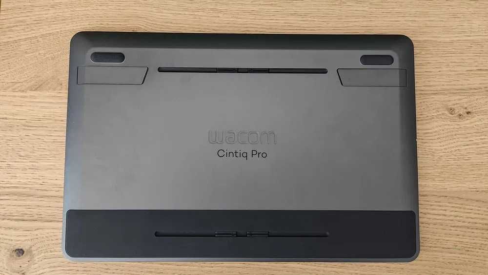 JAK NOWY - Tablet graficzny CINTIQ 13 HD TOUCH DTH-1320A - cały zestaw