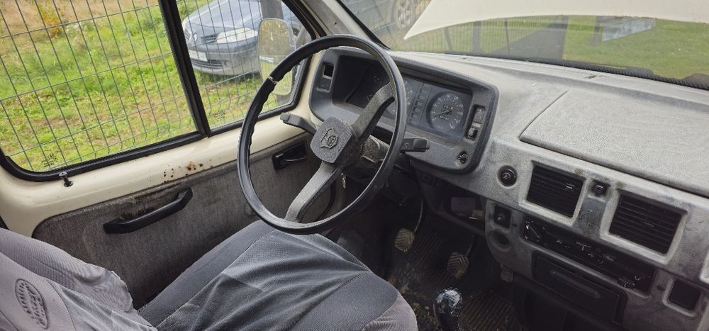 Газель бортова на ходу