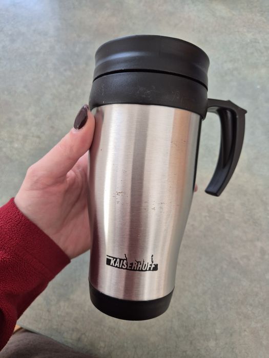 Kubek termiczny szary do samochodu