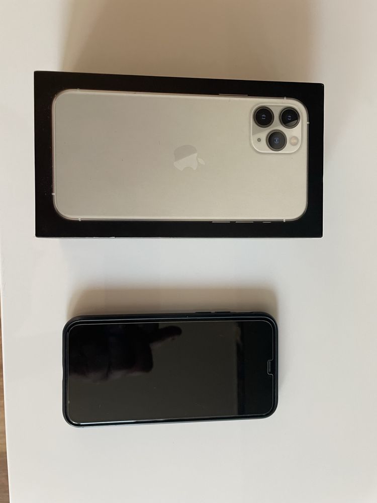 Iphone 11 pro + karton i kabel