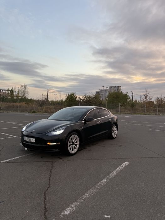 Тесла модел 3 2020года 75кв лонг рейнж