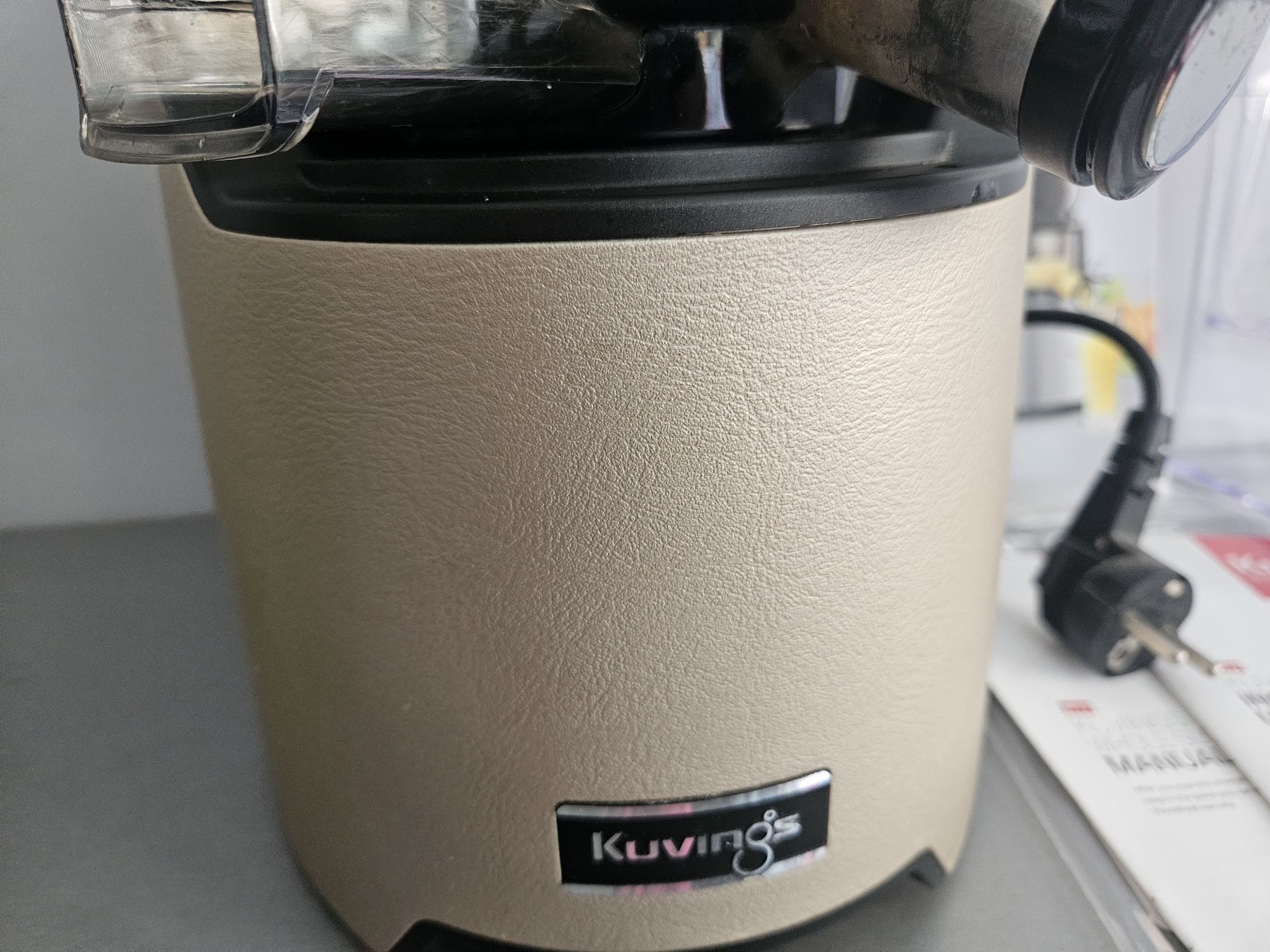 Wyciskarka wolnoobrotowa Kuvings EVO820 Plus