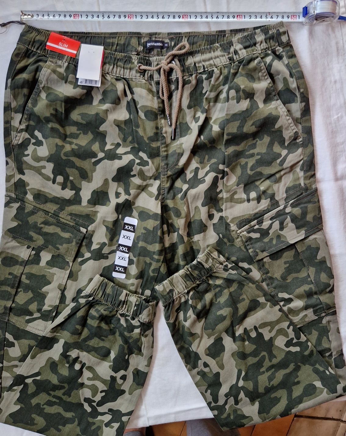 Calças em 100% algodão  xxl so 7 eur
Novas sem uso
Xl Xxl n 48-52
Pvp