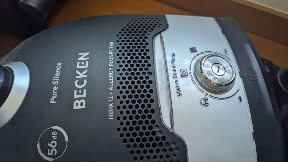 Aspirador Becken Pure silencer 56Db 700w em óptimas condições