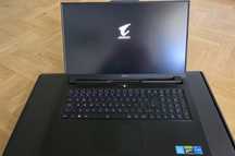 Laptop do gier Gigabyte AORUS 7 9KF cały zestaw, bez systemu