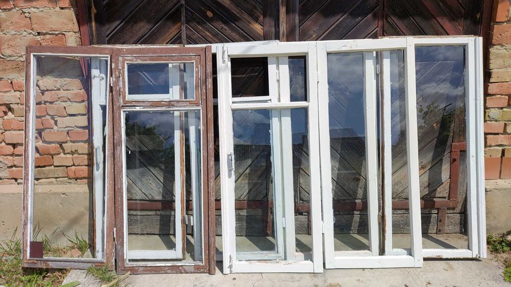 Вікна дубові зі склом. 1.35м на 0.6м. 8шт. Дерев'яні. Деревянные Окна.