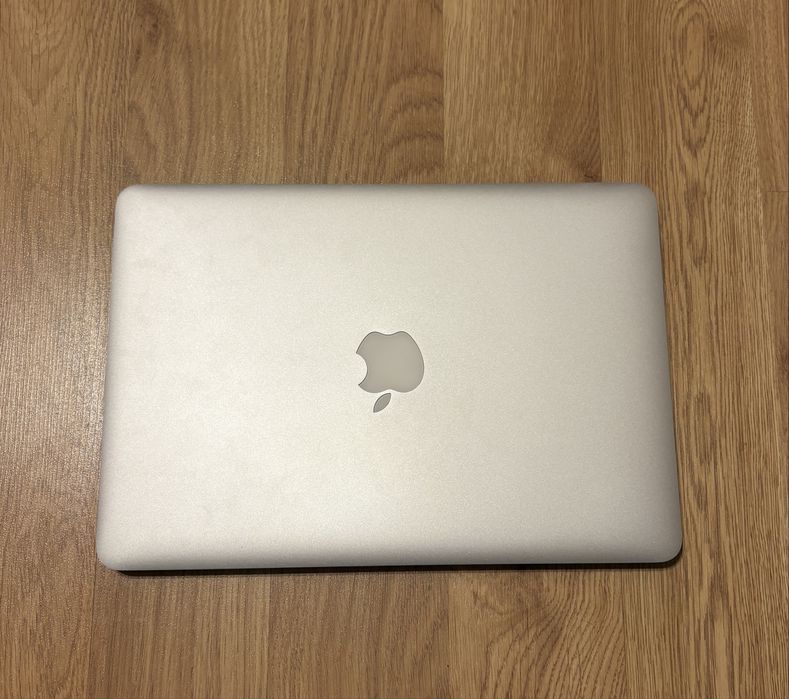 MacBook Pro 13" (Retina, Early 2015) – macOS Monterey